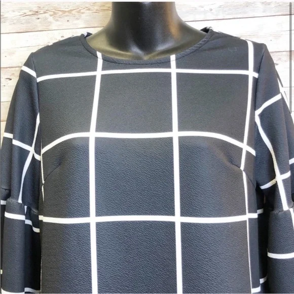 3 for $10 🛍️ SHEIN Grid Design Quarter Sleeve Ruffle Flowy Blouse - Picture 3 of 7